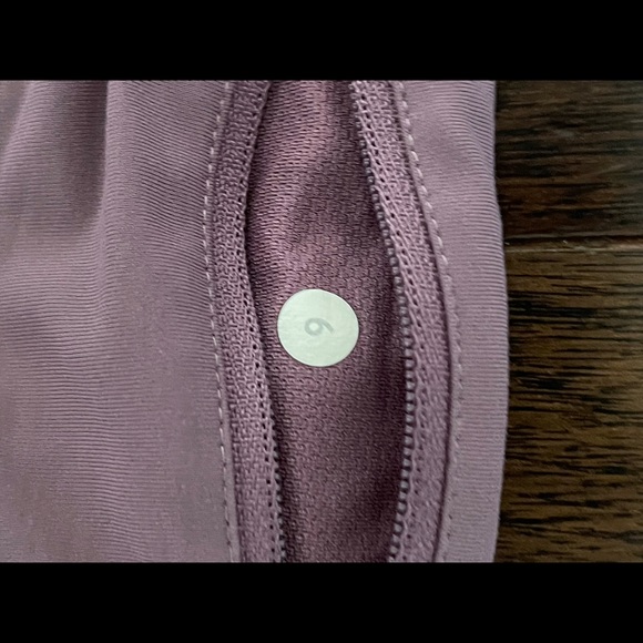 Lululemon Speed up shorts 6 -rare pattern! - Picture 4 of 4